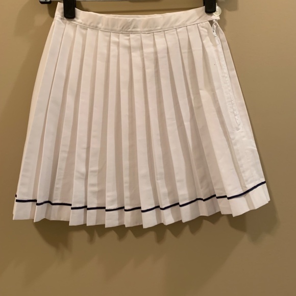 WHITE PLEATED HAND-MADE MINI SKIRT - Picture 9 of 9